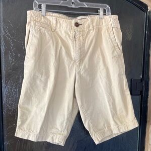 American Eagle Men's Cream Shorts